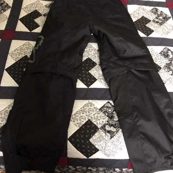 FOX Switch dirt bike pants, black in colour - Picture 9 of 12